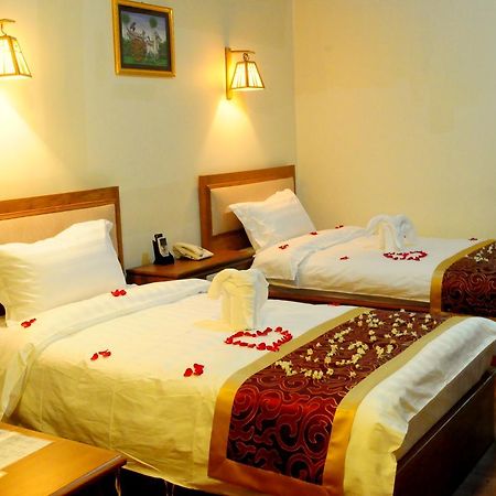 Hotel Innya Янгон Екстер'єр фото