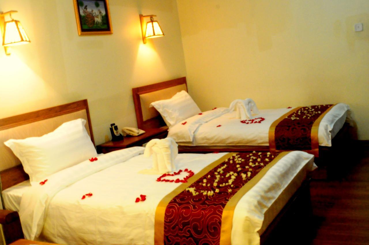 Hotel Innya Янгон Екстер'єр фото