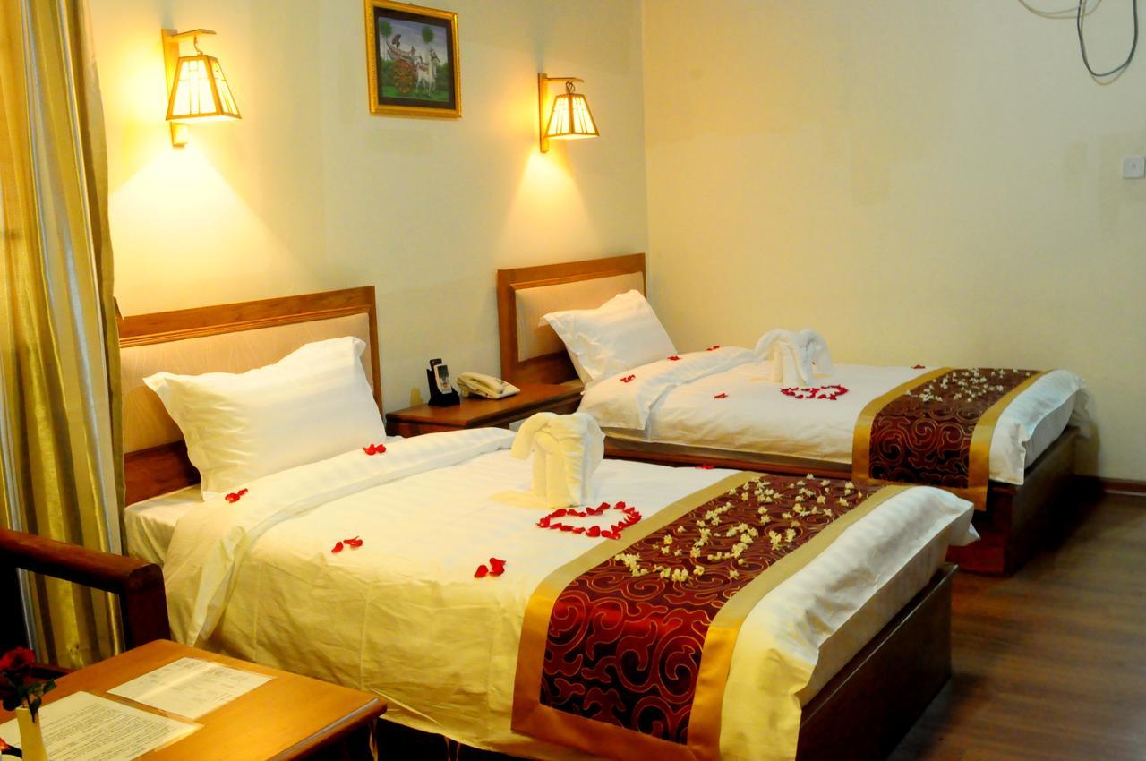 Hotel Innya Янгон Екстер'єр фото
